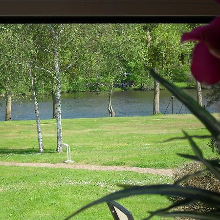 Logis Hotel Val De Vienne Le Vigeant Luaran gambar
