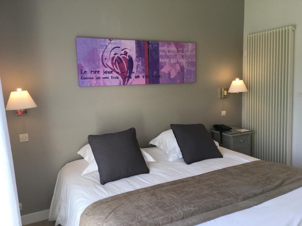 Logis Hotel Val De Vienne Le Vigeant Luaran gambar