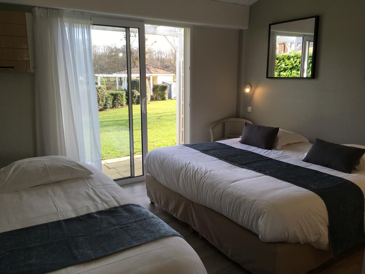 Logis Hotel Val De Vienne Le Vigeant Luaran gambar