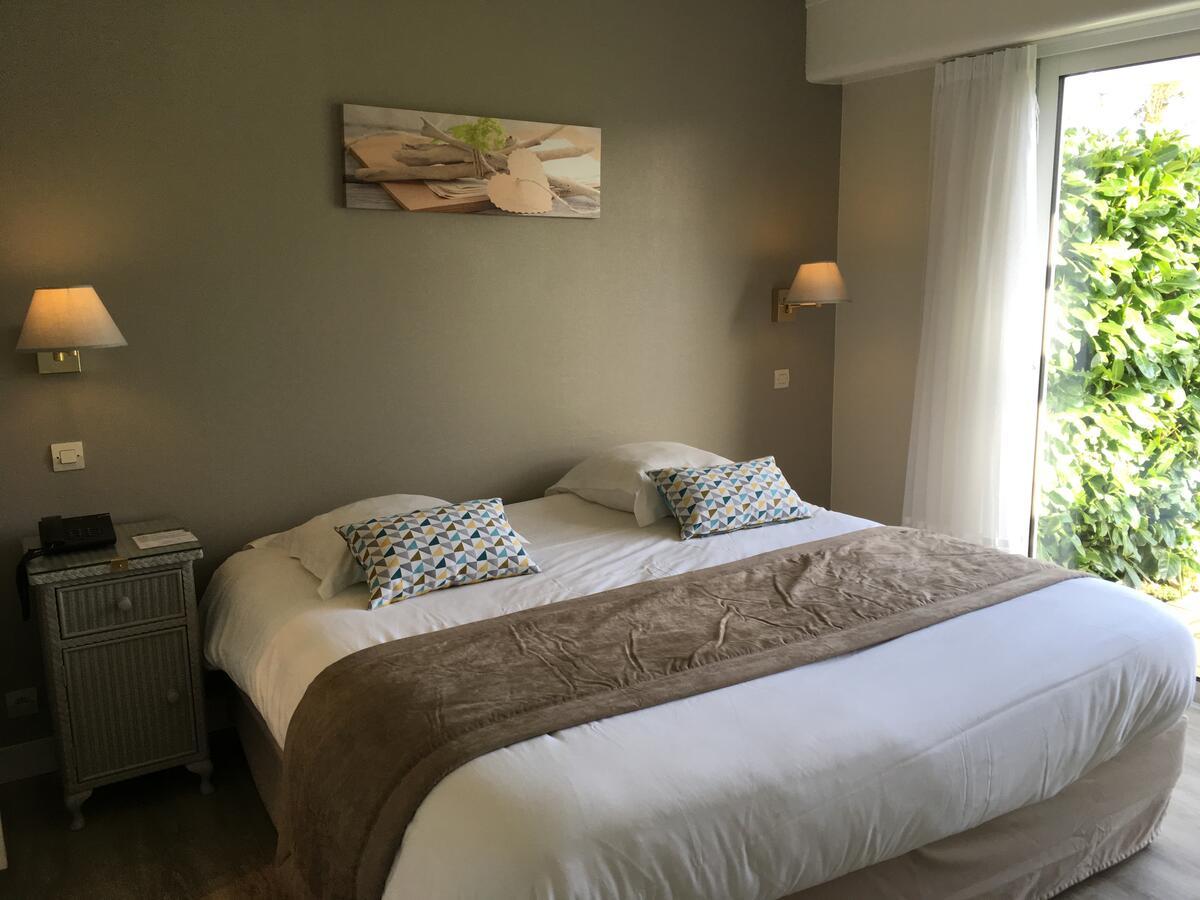 Logis Hotel Val De Vienne Le Vigeant Luaran gambar