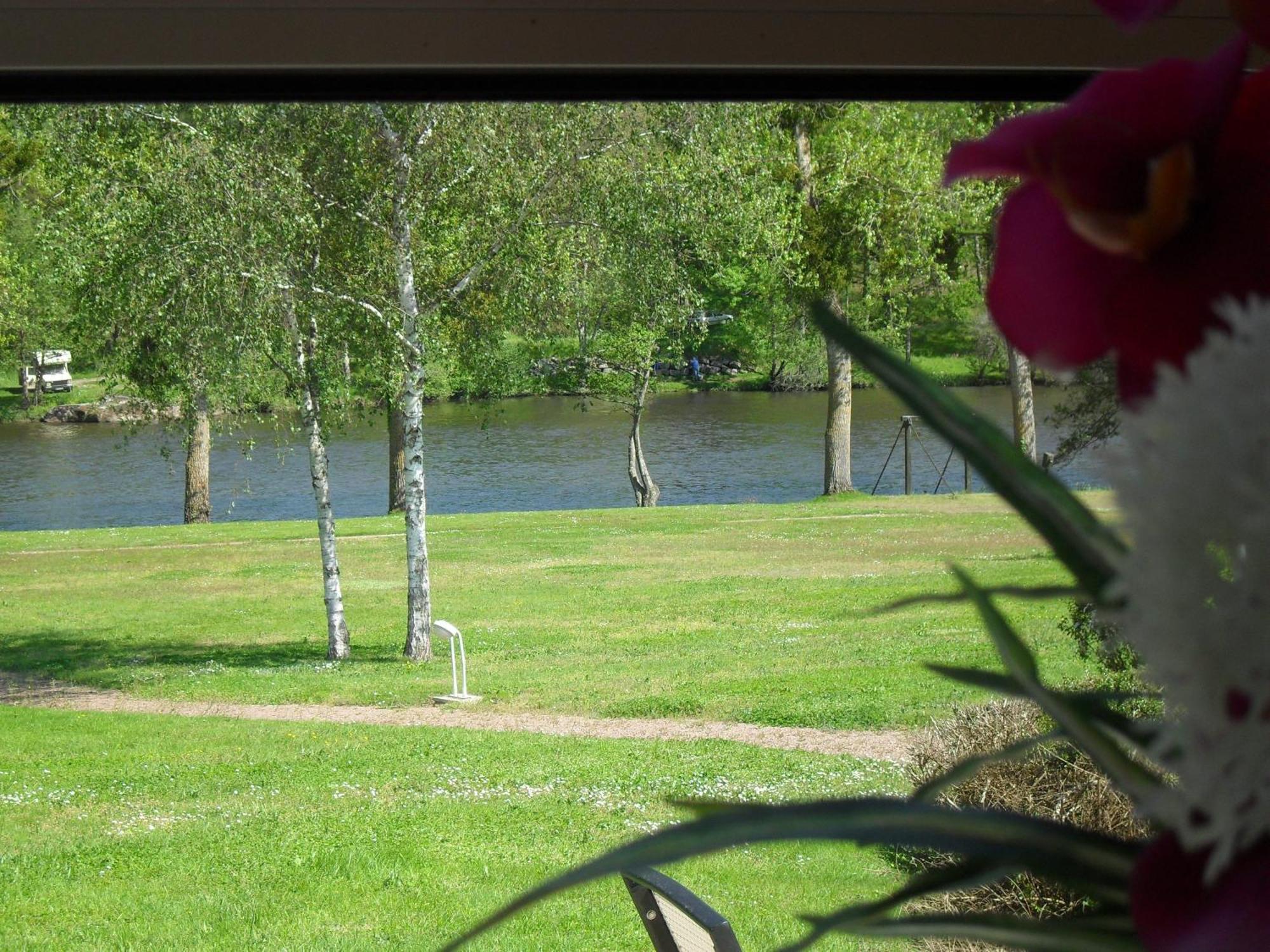 Logis Hotel Val De Vienne Le Vigeant Luaran gambar