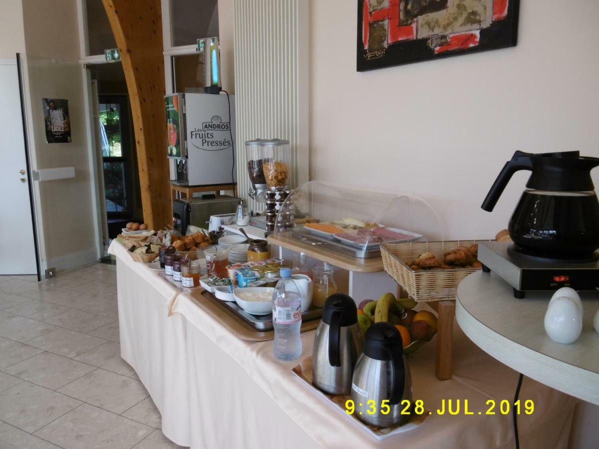 Logis Hotel Val De Vienne Le Vigeant Luaran gambar