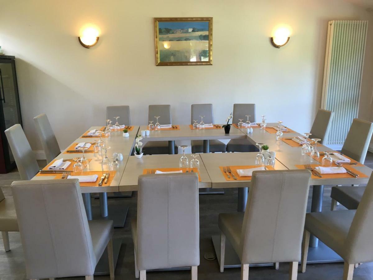 Logis Hotel Val De Vienne Le Vigeant Luaran gambar