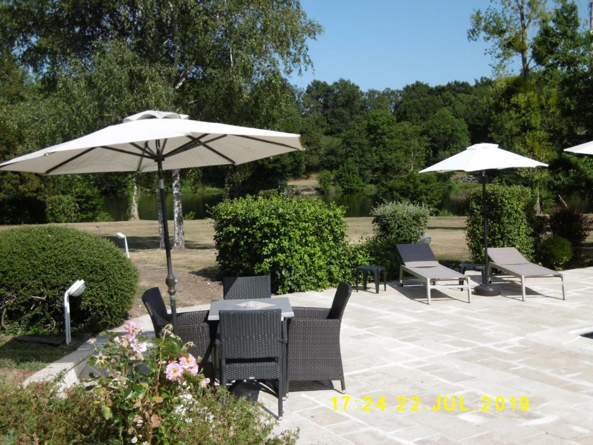 Logis Hotel Val De Vienne Le Vigeant Luaran gambar