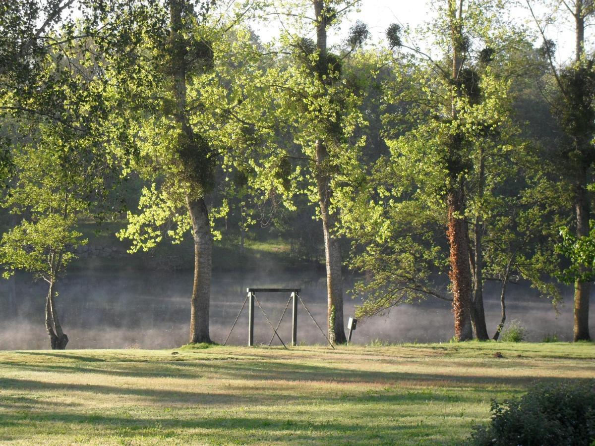 Logis Hotel Val De Vienne Le Vigeant Luaran gambar